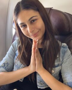 Heena Achhra Instagram - Early morning flight mein ek butter croissant 🧈🥐 ki keemat, tum kya jaano insta waalon 🙈
U guys can just swipe to conform my happy relationship with food 🥲
Felt super cute , might never delete later 
.
.
.
.
.
.
.
.
.
.
.
.
.
.
.
.
.
.
.
.
.
.
.
.
.
.
.
.
.
.
.
.
.
.
.
.
.
.
#HeerAchhra #explore #postoftheday #flyhigh #flight #travellife #travel #actor #beautiful #model #cute #happy #fun #smile #photoshoot #nature #funny #Actress #movies #tollywood #hollywood #instagood #instadaily #glamour #Wednesday #india
