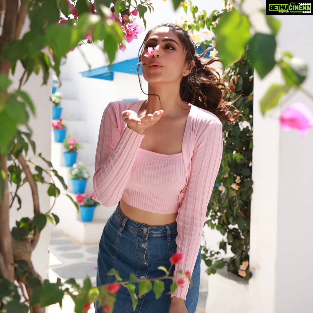 Heena Achhra Instagram - "Get your sparkles🌟 on Show this world😍 where you belong"💝 . . . . . . . . . . . . . . . . . . . . . . . . . . . . . . . . . . . . . . . . . . . . . . . . . . . . . . . . . . . #heerachhra #teluguactress #tamilactress #bollywood #tollywood #kollywood #barbiedoll #barbie #indianbarbie #cutegirl #prettygirl #prettyindian #dimples #beautyshot #happysoul #indianpremierleague #indiancricket #delhicapitals #csk #KXIP #KKR #mumbaiindians #rajasthanroyals #royalchallengersbangelore #RCB #SRH #sunrisehyderabad #kolkataknightriders