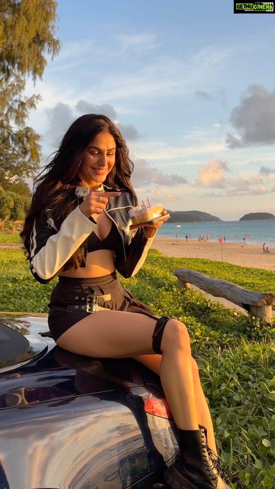 Heena Achhra Instagram - Golden birthday with some golden sunset π
I get to spend the rest of the day replying to the sweetest messages π Thanks yβall π₯Ήππβ₯οΈ . . . . . . . . . . . . . . . . . . . . . . . . . . . . . . . . . . . . . . . . . . . . . . . . . . . . . . . . . . . . . . . . . . . . . . . . . .. . . . . . . . . . . . . . . . . . . . . . . . . . . . . . . . . . . . . . . . . . . . . . . . . . . . . . . . . . . . . . . . . . . . . . . . . . . . . . . .. . . . . . . . . . . . . . . . . . . . . . . . . . . . . . . . . . . . . . . . . #heerachhra #bollywood #birthday #birthdaygirl #birthdayparty #vibe #birthdaysurprise #travel #fun #superstar #birthdaycake #cake #celebration #celebrity #actorslife #navratri #cricket #girl #supercars #bmw #cars