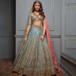 Heena Achhra Instagram - @manishmalhotraworld with @use.repost ・・・ Witness how double draping in contrasting shades of rose and teal brings out the vintage craft and contemporary cuts of our classic bridal magnificence. #Khaab Bridal Couture 2022 @manishmalhotra05 Jewellery: Manish Malhotra Jewellery by Raniwala 1881 @manishmalhotrajewellery Photographer: @tarun_khiwal Styled by: @harshad.fshn Mua: @deepa.verma.makeup Hair: @cristianocpereira Production: @ikp.insta #ManishMalhotra #ManishMalhotraWorld #manishmalhotrajewellerybyraniwala1881 #ManishMalhotraVows #ManishMalhotraLabel #ManishMalhotraProductions #ManishMalhotraJewellery #ManishMalhotraVows #bride #bridal #bridaldress