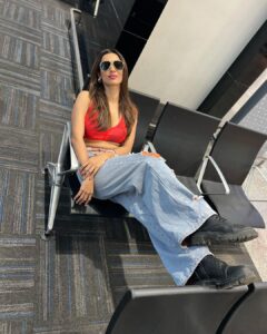 Heena Panchal Instagram - Orange a day will give all the vitamin C you need 🧡🧡

#heenampanchal 
#love #cascualstyle #stylist #airport