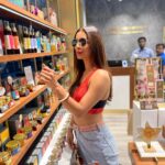 Heena Panchal Instagram - Orange a day will give all the vitamin C you need 🧡🧡 #heenampanchal #love #cascualstyle #stylist #airport