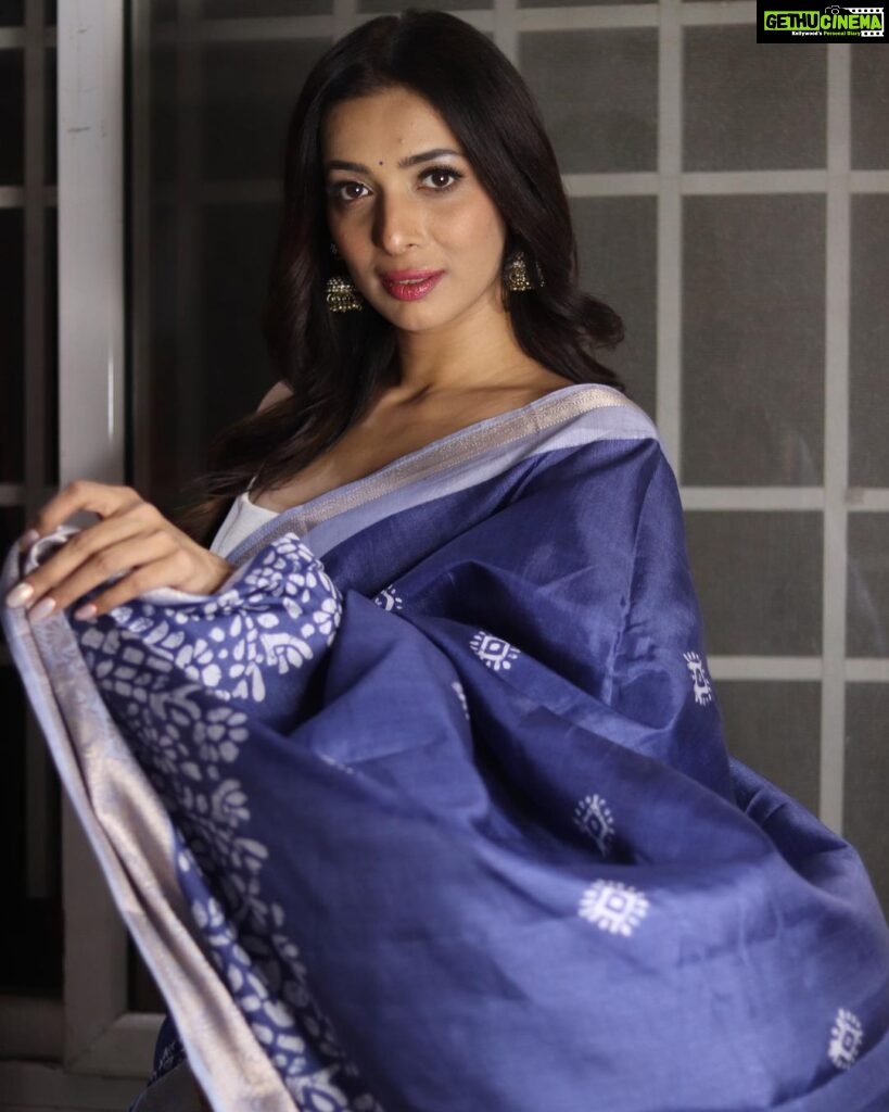 Heena Panchal Instagram - 🦄🦄 #saree#indianlook #heenapanchal # fashion #Designer #ootd #mumbai #stylish #love