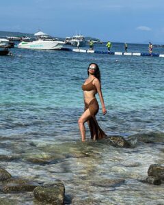 Heena Panchal Instagram - I want to be wild , beautiful and free . Just like the sea . 

#mermaid #heenampanchal #live #free #soakit #healing #saltwater #warmth