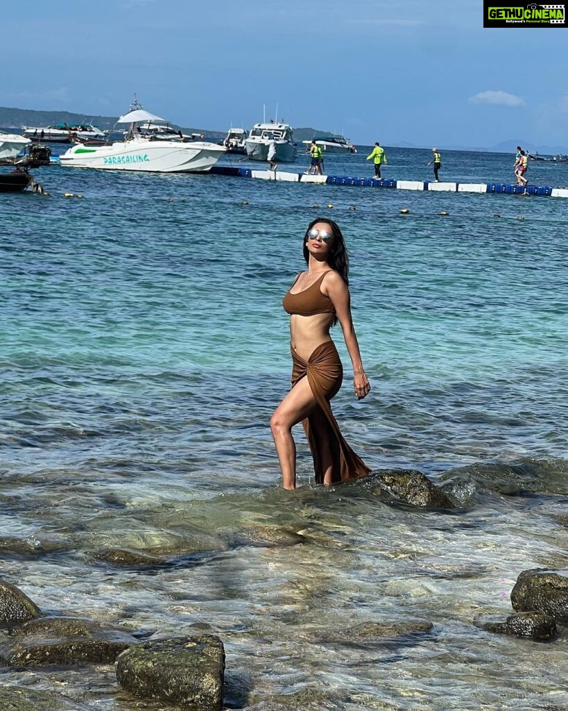 Heena Panchal Instagram - I want to be wild , beautiful and free . Just like the sea . #mermaid #heenampanchal #live #free #soakit #healing #saltwater #warmth