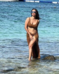 Heena Panchal Instagram - I want to be wild , beautiful and free . Just like the sea . 

#mermaid #heenampanchal #live #free #soakit #healing #saltwater #warmth