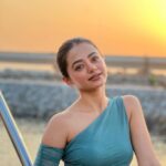 Helly Shah Instagram - Orange haze , perfect days 🧡✨