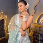 Helly Shah Instagram - Team made me look WAOWWW 🌝🫶🏻 @styleitupbyaashna @celebsmakeupbysejal @akshayphotoartist