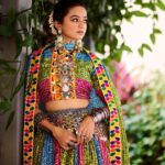 Helly Shah Instagram - 🌟 Styled by: @styleitupbyaashna Outfit: @creativefashion_by_himani Shot by: @mirajverma_photography Hair & Makeup: @celebsmakeupbysejal @makeoverbysejalthakkar #navratrispecial #hellyshah #gujarati #navratri