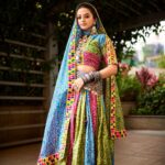 Helly Shah Instagram - I can say my team just killed it with this look 😍 Obsessed 🌟🌟 Styled by: @styleitupbyaashna Outfit: @creativefashion_by_himani Shot by: @mirajverma_photography Hair & Makeup: @celebsmakeupbysejal @makeoverbysejalthakkar #navratrispecial #hellyshah #gujarati #navratri