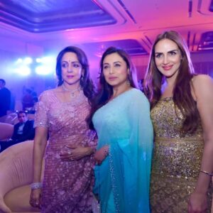 Hema Malini Instagram - Some warm moments with friends
Venue: @aurikamumbaiskycity 
Jewellery: @naredi_jewels 
Outfits: @houseofneetalulla 
Pics: @tajfotostudio 
@karan_gandhiok @pankajthewadhwa @sonal2501 
@imeshadeol @aapkadharam @ahana_deol_vohra @jayabachchn @ranimukherjeeeofficial @officialraveenatandon @anumalikmusic @amruta.fadnavis @tusshark89 @madhuridixitnene #rekha 

#75thbirthdaycelebration #birthday #celebration #event