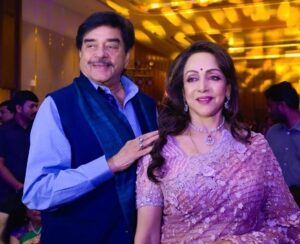 Hema Malini Instagram - 16/10/23 was indeed a diamond filled day in my life.  Joined by friends, colleagues, family and my fans,  the evening was memorable. Dharamji’s presence throughout the event was a blessing.All my esteemed guests responded to my invitation in spite of their busy schedules and their presence made me so happy. Here are some photos of the evening.

Venue: @aurikamumbaiskycity 
Outfits: @houseofneetalulla 
Jewellery: @naredi_jewels 
Pics: @tajfotostudio 
@karan_gandhiok @pankajthewadhwa @sonal2501 
@aapkadharam @imeshadeol @ahana_deol_vohra @anupampkher #jitendra @subhashghai1 @shatrughansinhaofficial @prasunjoshi1994 @meiyangchang 

#75thbirthdaycelebration #birthday #celebration #event
