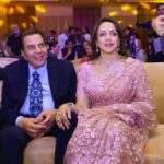 Hema Malini Instagram - 16/10/23 was indeed a diamond filled day in my life. Joined by friends, colleagues, family and my fans, the evening was memorable. Dharamji’s presence throughout the event was a blessing.All my esteemed guests responded to my invitation in spite of their busy schedules and their presence made me so happy. Here are some photos of the evening. Venue: @aurikamumbaiskycity Outfits: @houseofneetalulla Jewellery: @naredi_jewels Pics: @tajfotostudio @karan_gandhiok @pankajthewadhwa @sonal2501 @aapkadharam @imeshadeol @ahana_deol_vohra @anupampkher #jitendra @subhashghai1 @shatrughansinhaofficial @prasunjoshi1994 @meiyangchang #75thbirthdaycelebration #birthday #celebration #event