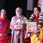 Hema Malini Instagram - I had a birthday get together in Mathura - lunch with the sadhus and sants of the many ashrams and temples there and received their blessings🙏Some photos of the event. #mathura #birthday #celebration
