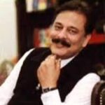 Hema Malini Instagram - A great patron and lover of art, generous to the core, always ready to help people in trouble with his large heart and a good friend of mine - Saharasri Subroto Roy is no more! A sad loss indeed! May he be at peace. Om Shanti🙏 #rip #subrataroy