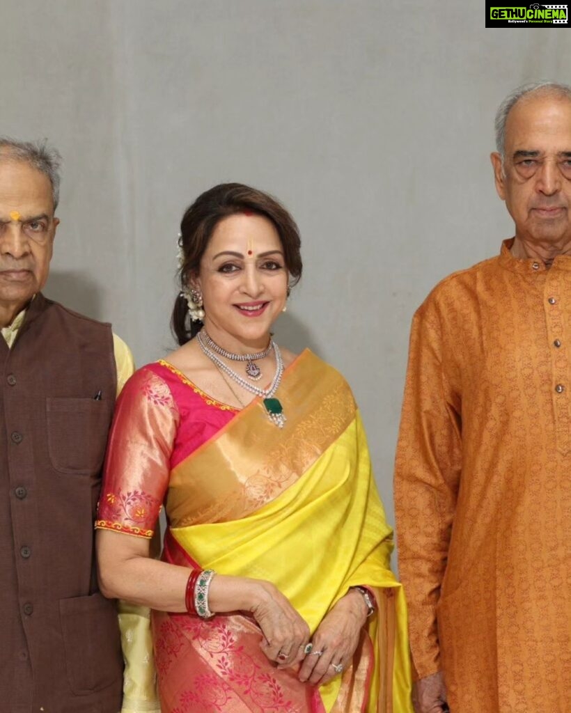 Hema Malini Instagram - Bhai dooj today! Celebrate your relationships with your loved siblings and make this a memorable day! Here I am with both my brothers, Kannan and Jagannath, my two pillars of strength who have always stood by me through thick and thin! I always pray for their wellbeing🙏🙏❤️❤️ #bhaidooj #bhaidoojspecial #festival #festiveseason