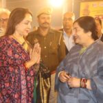 Hema Malini Instagram - At the Utsav yday. Lilting bhajans beautifully and soulfully rendered by Anuradha Paudwal. The public enjoying the varieties offered in the festival - the exclusive shops, the lovely sculptures kept for sale, the excellent food shops offering huge variety of yummy eats - name it, the mela has them all! People thronging from nearby Delhi, Agra, Lucknow etc to partake in this 10 day festival of art and culture. Mathura welcomes you all🙏 #brajrajutsav #anuradhapaudwal #braj