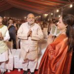 Hema Malini Instagram - मा. सांसद #मथुरा श्रीमती हेमा मालिनी जी द्वारा #ब्रज_रज_उत्सव 2023 का उद्घाटनl ब्रज के सांस्कृतिक विरासत के संरक्षण और प्रचार-प्रसार के साथ-साथ सामाजिक एकता व सरमरसता का संदेश देने वाला यह 'ब्रज रज उत्सव' दुनिया में अनुपम है,अद्वितीय हैl @brajteerth @bjp4mathura @dreamgirlhemamalini
