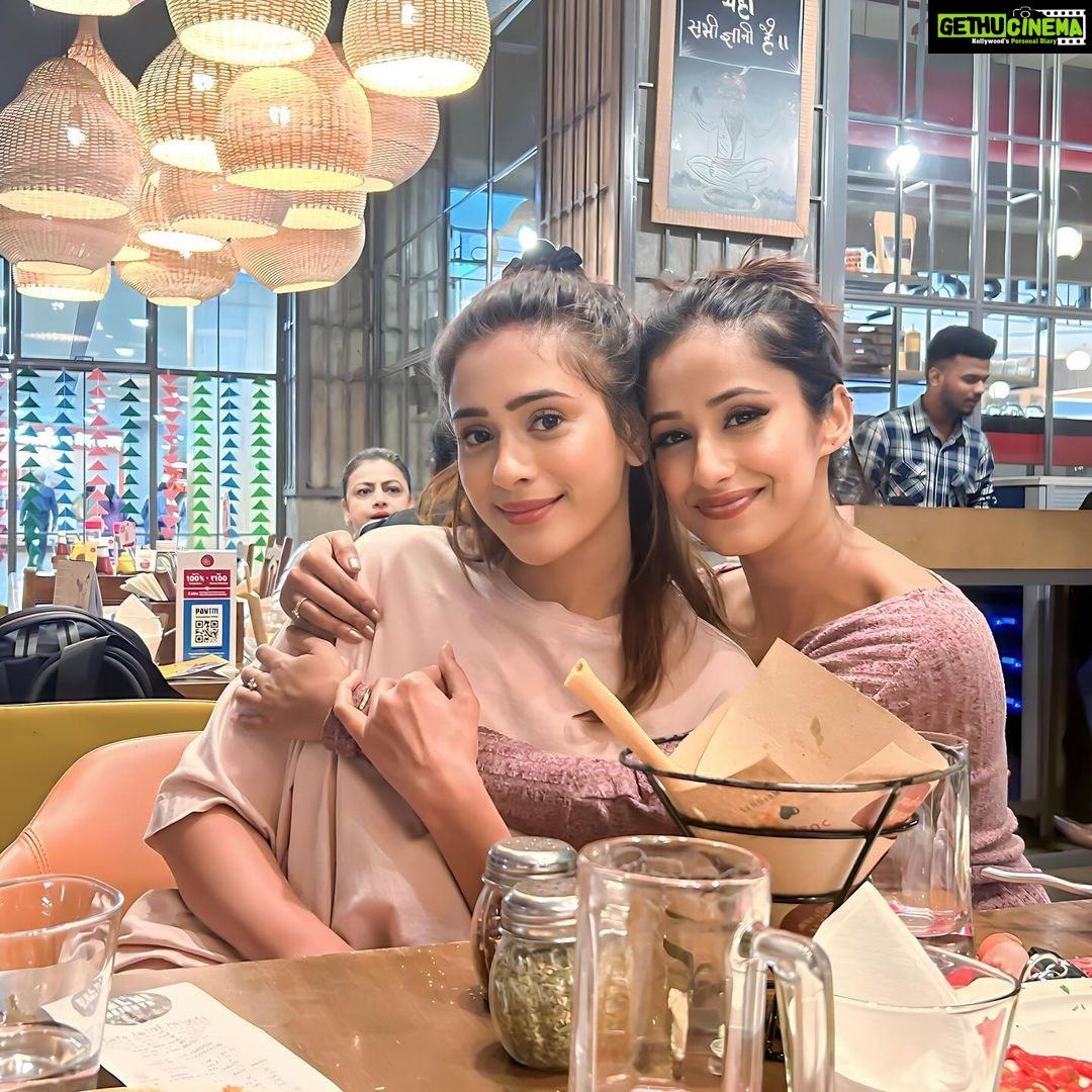 Hiba Nawab Instagram - You have no idea how proud I am of you. ❤️ All the best for your new show baby. I love you❤️ @hibanawab