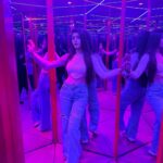 Hiba Nawab Instagram - Lost in a world of mirrors and magic 🪄 Mumbai, Maharashtra