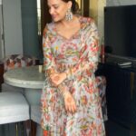 Himanshi Khurana Instagram - 👩🏻‍🦱