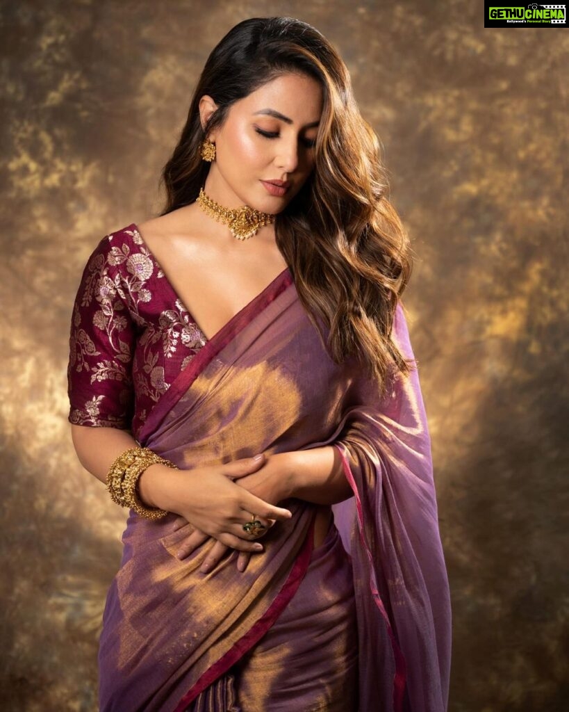 Hina Khan Instagram - Drenched in tradition 💜 Timeless beauty in every drape of saree.. . Saree @houseofurrmi Jewellery @karishma.joolry @motifsbysurabhididwania Styled by @kansalsunakshi MUAH @sachinmakeupartist1 @siddhi_hairstylist 📸 @kakali_das_photography #foreversareegirl #sareelove