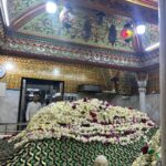 Hina Khan Instagram - Offered FAJR namaz at Hazrat Makhdoom Shah Baba Dargah Mahim.. I have always always felt so peaceful in every dargah I have visited in my life.. Thanks to my NANI, she used take me along with her to every dargah possible in Srinagar when I was little..she used to spend hours there and buy us masal tchot and nadir monj (Kashmiri snack) It kind of stayed with me..May Allah grant her highest rank in jannah 🤲 Miss you 😊 You know for me the best part is the fragrance of the dargah..it fills every corner of your being.. May Allah answer our prayers (Ameen) Jumma Mubarak.. #HeavenOfPeace #SpiritsLifted #serene
