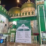 Hina Khan Instagram - Offered FAJR namaz at Hazrat Makhdoom Shah Baba Dargah Mahim.. I have always always felt so peaceful in every dargah I have visited in my life.. Thanks to my NANI, she used take me along with her to every dargah possible in Srinagar when I was little..she used to spend hours there and buy us masal tchot and nadir monj (Kashmiri snack) It kind of stayed with me..May Allah grant her highest rank in jannah 🤲 Miss you 😊 You know for me the best part is the fragrance of the dargah..it fills every corner of your being.. May Allah answer our prayers (Ameen) Jumma Mubarak.. #HeavenOfPeace #SpiritsLifted #serene