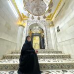 Hina Khan Instagram - Offered FAJR namaz at Hazrat Makhdoom Shah Baba Dargah Mahim.. I have always always felt so peaceful in every dargah I have visited in my life.. Thanks to my NANI, she used take me along with her to every dargah possible in Srinagar when I was little..she used to spend hours there and buy us masal tchot and nadir monj (Kashmiri snack) It kind of stayed with me..May Allah grant her highest rank in jannah 🤲 Miss you 😊 You know for me the best part is the fragrance of the dargah..it fills every corner of your being.. May Allah answer our prayers (Ameen) Jumma Mubarak.. #HeavenOfPeace #SpiritsLifted #serene