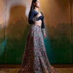 Hina Khan Instagram - And the GOOD alone wins.. Shubho Bijoya Dashami and Happy Dussehra.. #goodoverevil Outfit @mrunalinirao Jewels @razwada.jewels @amigos.rizwan MUAH @shab_qureshi786 @umeshkolambekar 📸 @Visarg_samaiya