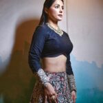 Hina Khan Instagram - And the GOOD alone wins.. Shubho Bijoya Dashami and Happy Dussehra.. #goodoverevil Outfit @mrunalinirao Jewels @razwada.jewels @amigos.rizwan MUAH @shab_qureshi786 @umeshkolambekar 📸 @Visarg_samaiya
