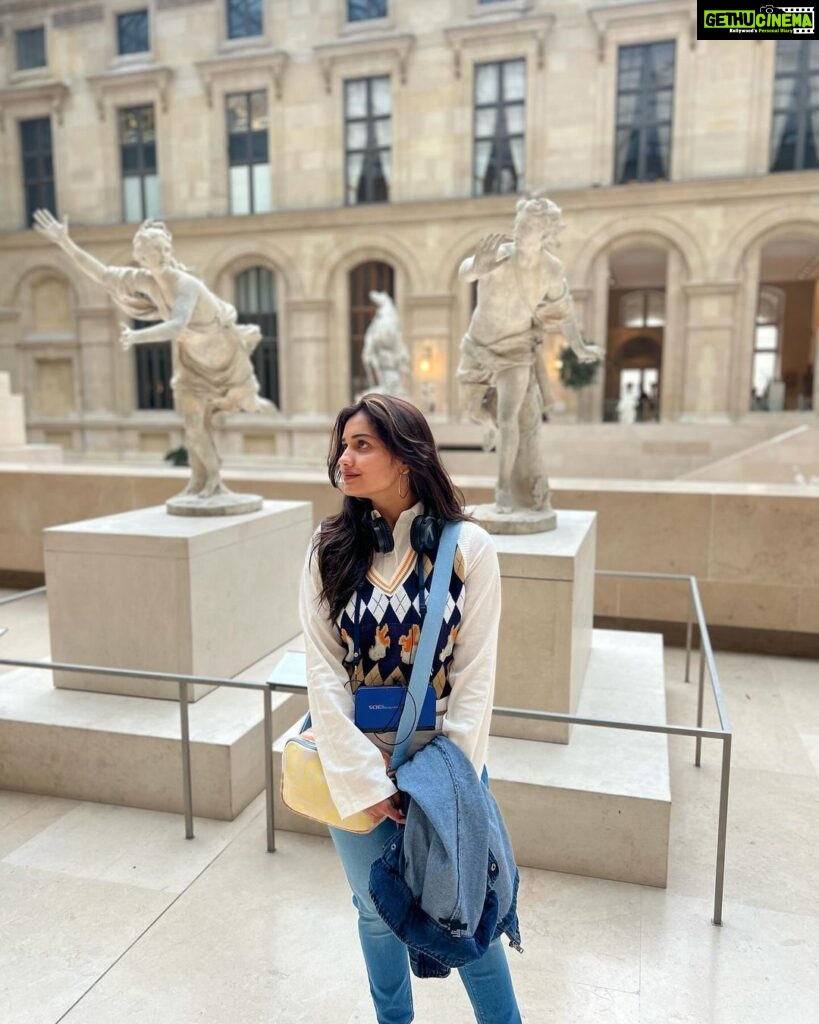 Hruta Durgule Instagram - Patiently waiting for the next Vacay🫣🫠 #throwback #travel #vacation #paris #memories #cantwaittotravelagain