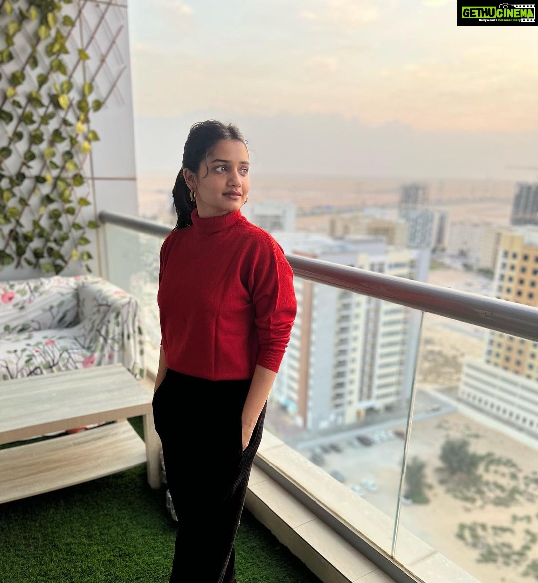 Hruta Durgule - 203.6K Likes - Take Me Back❤️✨
#dubai #evenings #throwback #majormissing #grateful #blessed
