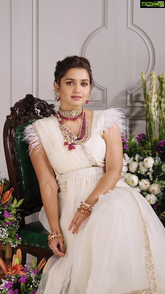 Hruta Durgule Instagram - Experience the legacy of elegance with the Avani collection of Alluring and Enchanting Gold, Polki & Diamond jewellery ."From Generation to Generation, Our Legacy Shines On." Visit store now @ssnagarkarjewellers!!! For more details WhatsApp on 9921113113 📌Address 1:Ganpati Chowk, Lakshmi Road, Pune. 📌Address 2: Tulshibag, Pune. Advertising agency 📸- @mtwilight_official . . . . #ssnagarkarjewellers #collectionbyssnagarkar #diamond #shopwithssnagarkar #diamondsareforever #pearldiamond #modernjewellery #diamondearring #statementjewelry #exquisitedesigns #stylishdiamond #diamondsets #designerjewellery #bridaljewellery #diamondnecklace