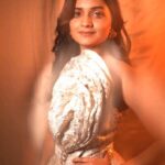 Hruta Durgule Instagram - Living the dream, one moment at a time 💭✨ Wearing @amadicoutureofficial Jewellery by @the_jewel_gallery Footwear @eridani.in Styled by @shalmalee_t Assisted @sayalisunil_ & @sneha_n15 Make up @madhuradeokute Video by @ganesh_theshutterkey #hrutagurgule #filmfare #dreamy #magicinyou