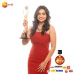 Hruta Durgule Instagram - झी चित्र गौरव पुरस्कार सोहळा २०२३ - सर्वोत्कृष्ट अभिनेत्री विजेती - हृता दुर्गुळे चर्चा रंगणार बातमी गाजणार. #ZeeChitraGaurav #ZGP #ZeeMarathi #ZeeChitraGaurav2023