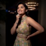 Hruta Durgule Instagram - ✨Made you look! ✨ . . Styled by @shalmalee_t Assisted by @sarapathare and @sneha_n15 Lehenga by @1717_designerwear Jewellery by @the_jewel_gallery Makeup @madhuradeokute Hair Heena Pictures by @ganesh_theshutterkey #HrutaDurgule #MATASanmaan #Redcarpet