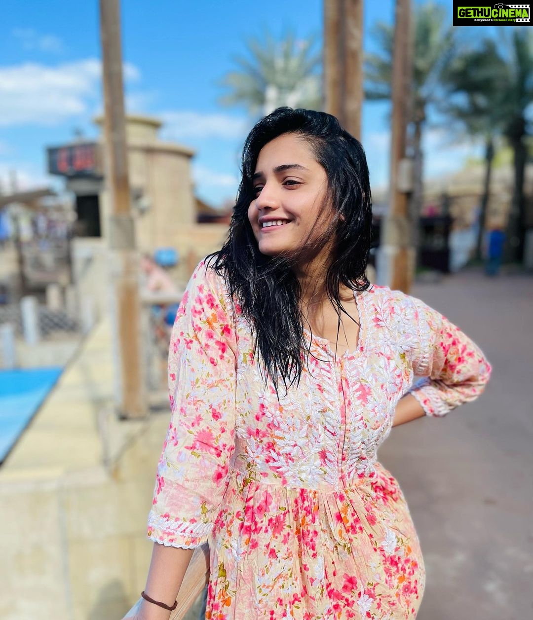 Hruta Durgule Instagram - ❤️✨ #wildwadiwaterpark #dubai #travel #adventure #grateful Wild Wadi Waterpark