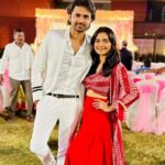 Hruta Durgule Instagram - Celebrations come in different colors… attires … destinations and destinies!! A jamboree with fun and frolic… and an excuse to dress up ❤️ With my main @prateekshah1 ✨🤗🧿 #bigfatindianwedding #sisterswedding #familytime #grateful #destinationwedding #mahabaleshwar #lemeridianmahabaleshwar