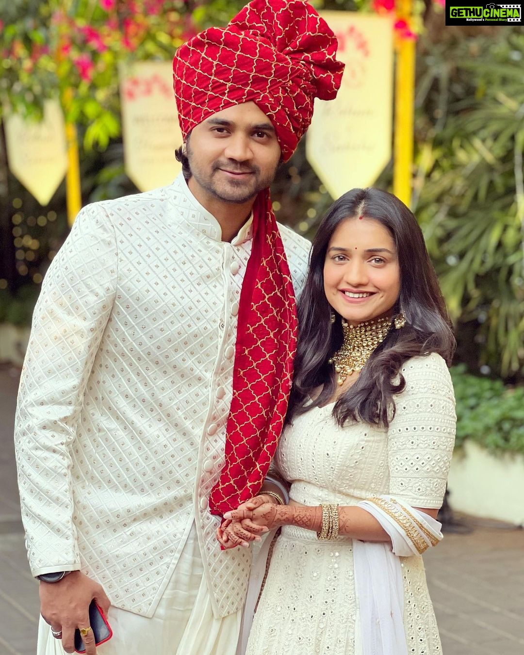 Hruta Durgule Instagram - Summing up the festivities with a twinning couture ❤️ 🎉 #wedding #destinationwedding #white #ivory #love #team #traditional #fun Le Méridien Mahabaleshwar Resort & Spa