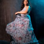 Hruta Durgule Instagram - Dolled up for MFK!! ✨ Styled by: @tanmay_jangam Dress: @patelsarees_pvtltd Accessories: @the_jewel_gallery Makeup: @madhuradeokute Hair: @devendra.pushpa Video: @ganesh_theshutterkey | @ruchira_kharat | @abhi_ware_photography #hrutadurgule #mfk #mostpopular #awards #zeetalkies #maharashtrachafavoritekon