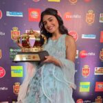 Hruta Durgule Instagram - MFK's Popular face 2022 ❤️✨ Cant thank you guys enough for all the love and appreciation ! I am what i am because of you ✨❤️ Love and only love for you my fam🤗 #mfk #grateful #blessed #thankyou #positivevibesonly #happiness Mumbai, Maharashtra