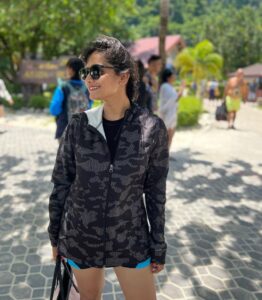 Hruta Durgule Instagram - Love stealing Mr.Shah's clothes 😁❤️
#travel #phuket #phiphiisland #grateful #blessed #positivevibes 

Thank you @junglestoriesindia for this super cool zipper ❤️