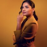 Hruta Durgule Instagram - On the sunny side of life.. 🌻 . . Styled by @shalmalee_t Assisted by @akshu03_ Blazer dress by @vyoum_official Earings @rubans.in | @oakpinionpr Makeup @nikhils_makeover_ Hair @makeupbypragati_ Photos @sudarshanlavekar_photography Edits @retouch_sneha #hrutadurgule #riseandshine #weekendvibes
