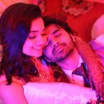 Hruta Durgule Instagram - Jitni tu milti jaaye … utni lagey thodi thodi ❤️ #words #love #team #couple