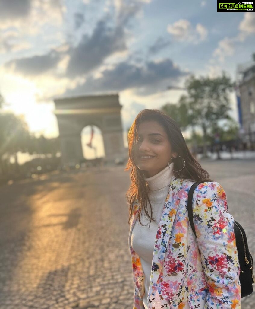Hruta Durgule Instagram - 🫠❤️ #paris #vacay #throwback #calling #letsgo #positivevibes #happyme #travel #travelgram #grateful