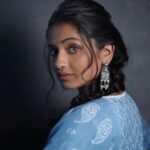 Hruta Durgule Instagram - 💙 Styled by @shalmalee_t Assisted @akshu03_ Outfit @scakhi | @digitallydiksha Makeup @digambar103 Hair @jayshree2783 Photos @sarrikaaaaaa #hrutadurgule #ananya #releasingon22july