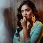 Hruta Durgule Instagram - Meanwhile Ananya Promotions....💙 Styled by @shalmalee_t Assisted: @akshu03_ Outfit: @scakhi | @digitallydiksha Earings: @rubans.in | @oakpinionpr Make Up: @naiknikhil74 Hair: @jayshree2783 Photos: @deepali_td_official #hrutadurgule #ananya #promotions #releasingon22july India