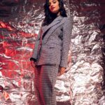 Hruta Durgule Instagram - Blazer's never running out of style..🖤 Styled by @shalmalee_t Assisted by @akshu03_ Blazer suit @protteaa.official Makeup @nikhils_makeover_ Hair @makeupbypragati_ Photos @sudarshanlavekar_photography Edits @retouch_sneha #hrutadurgule India