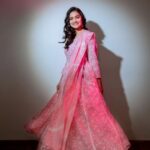 Hruta Durgule Instagram - Swirling through promotions..🌸 Styled by: @shalmalee_t Assisted: @akshu03_ Outfit: @scakhi | @digitallydiksha Make Up: @naiknikhil74 Hair: @jayshree2783 Pictures: @deepali_td_official #hrutadurgule #ananya #promotions #releasingon22july India